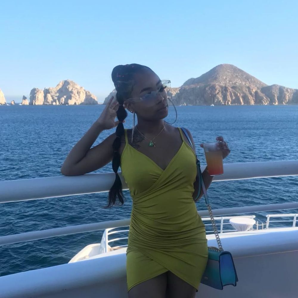 Meet your Posher, Taylor